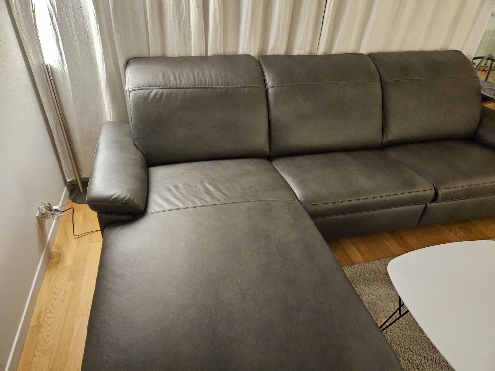 Livique Divani: Relax Sofa Move Livique Grau Leder – Usato da Baar venduto da phi_6xdh 2