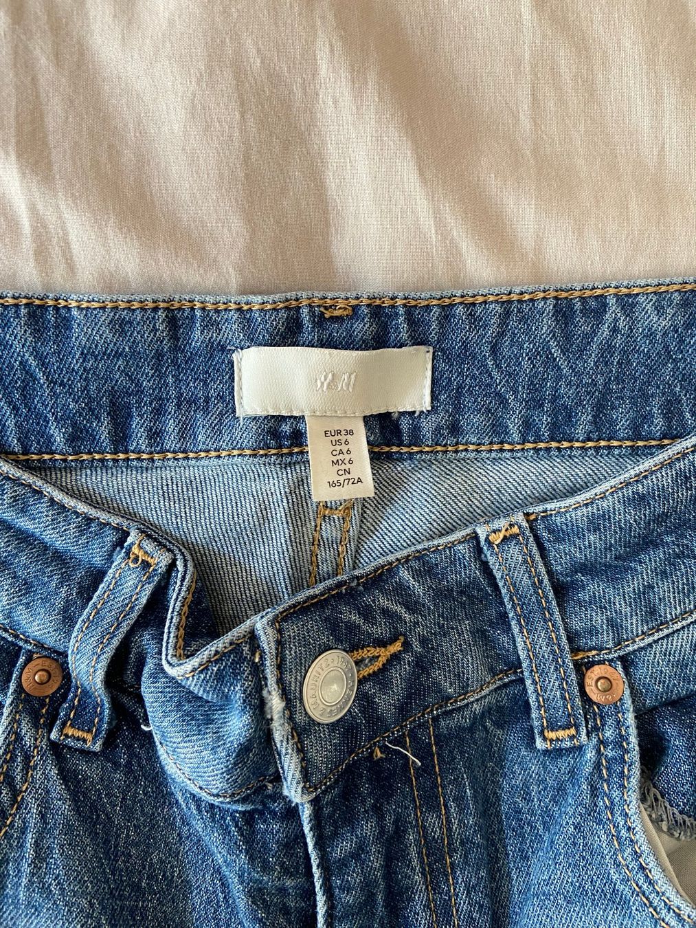 H&M Jeans: Jean H&M Grösse 38 – D'occasion à Zürich par nor_6ddh 2