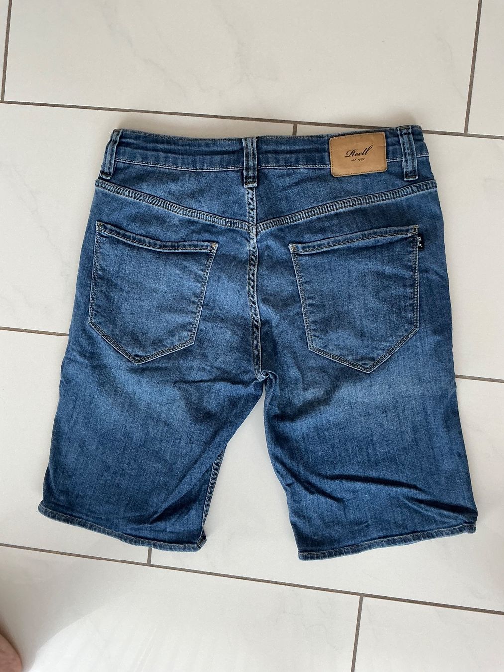 Hosen: Jeans Shorts Reell Gr.30 S/M – Gebraucht aus Biel-Benken BL von Sahra1 3