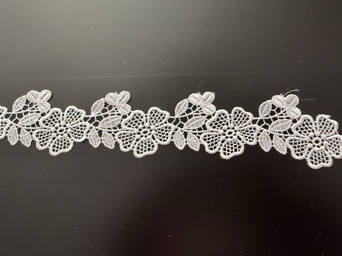 Tessuti: Spitzenband Blumenmuster weiss – Nuovo (secondo la descrizione) da Winterthur venduto da tat_ky5h 3