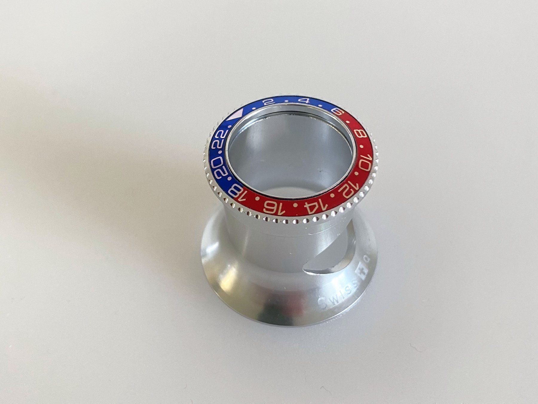 Altro per Ottica: Uhrmacherlupe im GMT Style Pepsi – Nuovo e nell'imballaggio originale da St. Gallen venduto da galluswatches 1