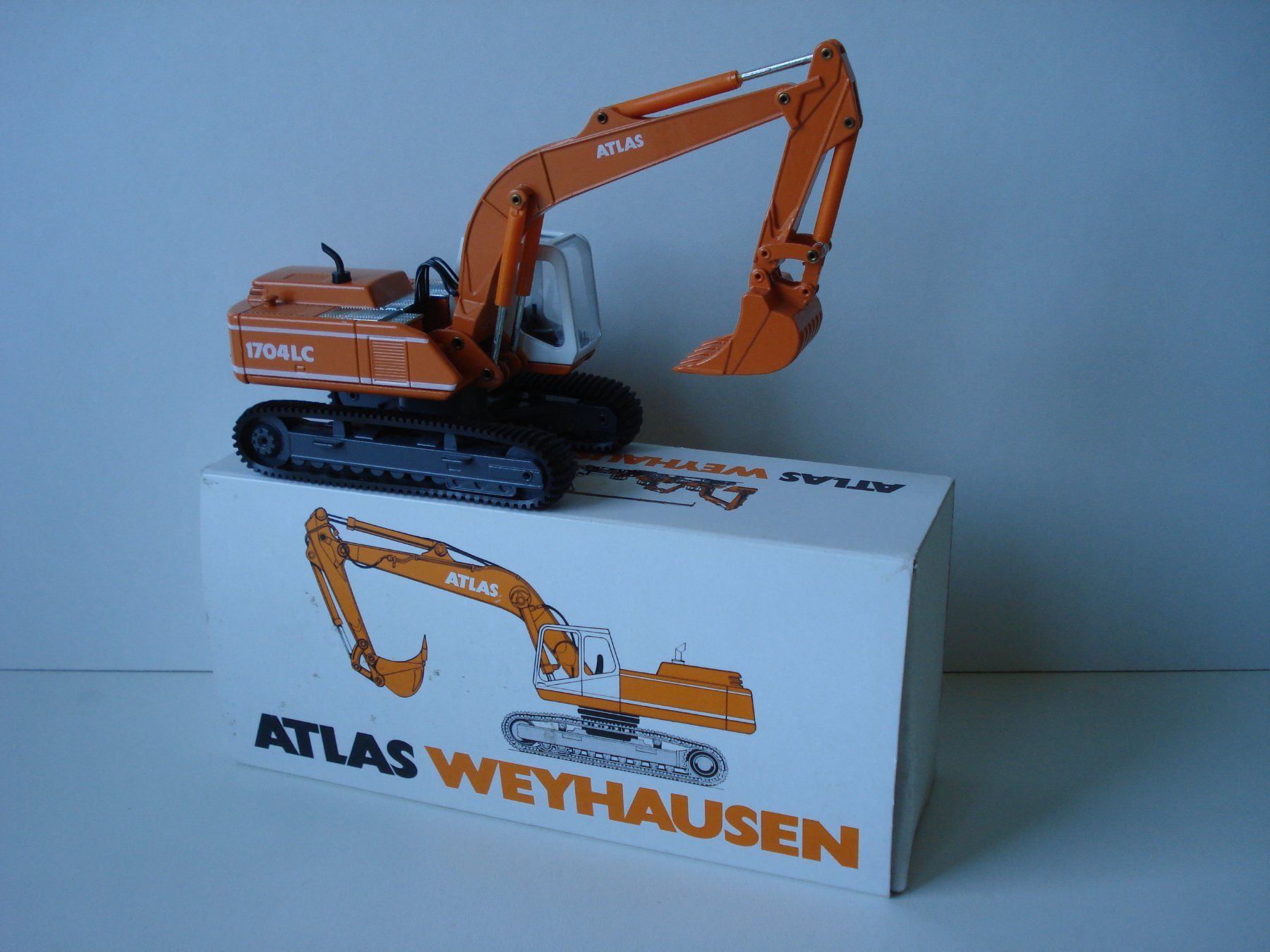 Conrad Kits de montage: ATLAS 1704 LC Raupenbagger – Neuf (Voir description) à Mitlödi par worker04 1