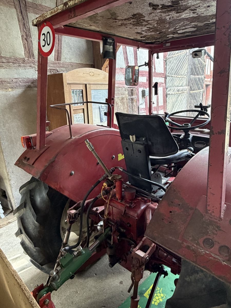 IHC Trattori: Traktor IHC 633,  Bj 1984 – Usato da Bottighofen venduto da Trompetchen 3