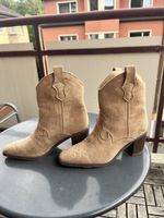 Stiefeletten im Cowboy-Stil aus sandfarbenem Wildleder, neu!