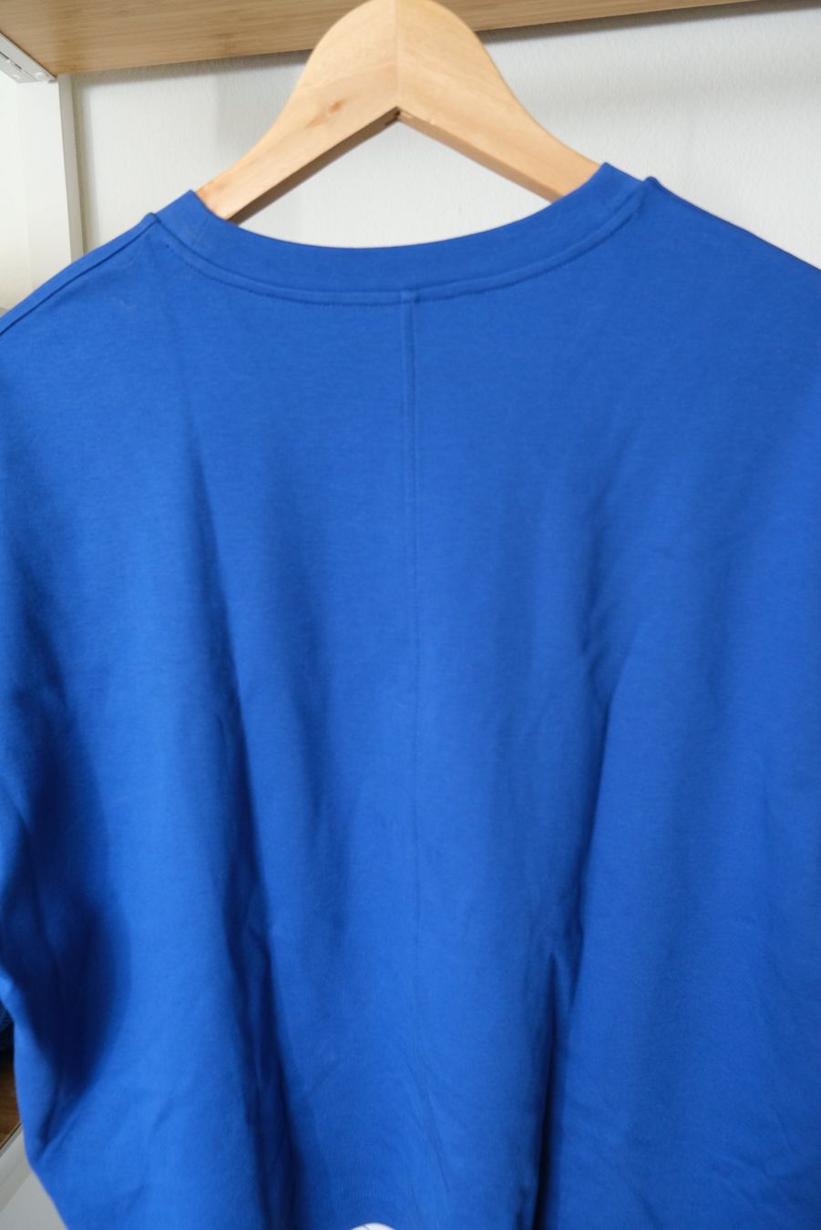 Cos T-shirt: COS cotton oversized tshirt – Usato da Zollikerberg venduto da lunavis 2