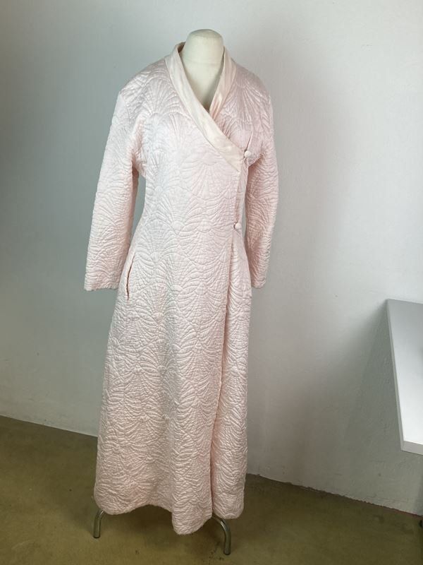 Dior Cappotti: DIOR | Hausmantel | Seide und Kaschmir | M – Usato da Wittenbach venduto da Restwert_St-Gallen 1