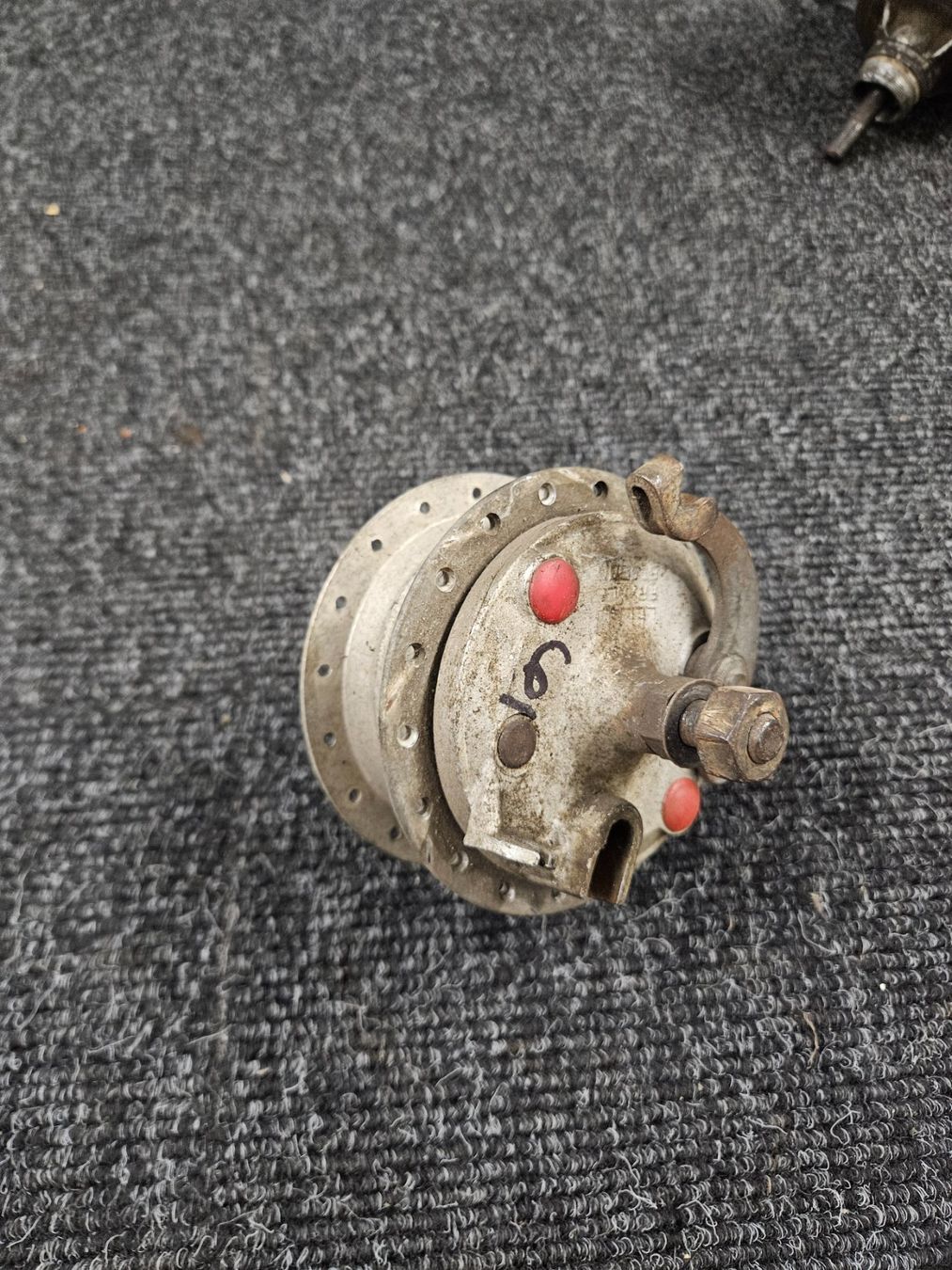 Puch Mofa-Ersatzteile: Puch Vorderradnabe – Gebraucht aus Mellingen von Mech-Service