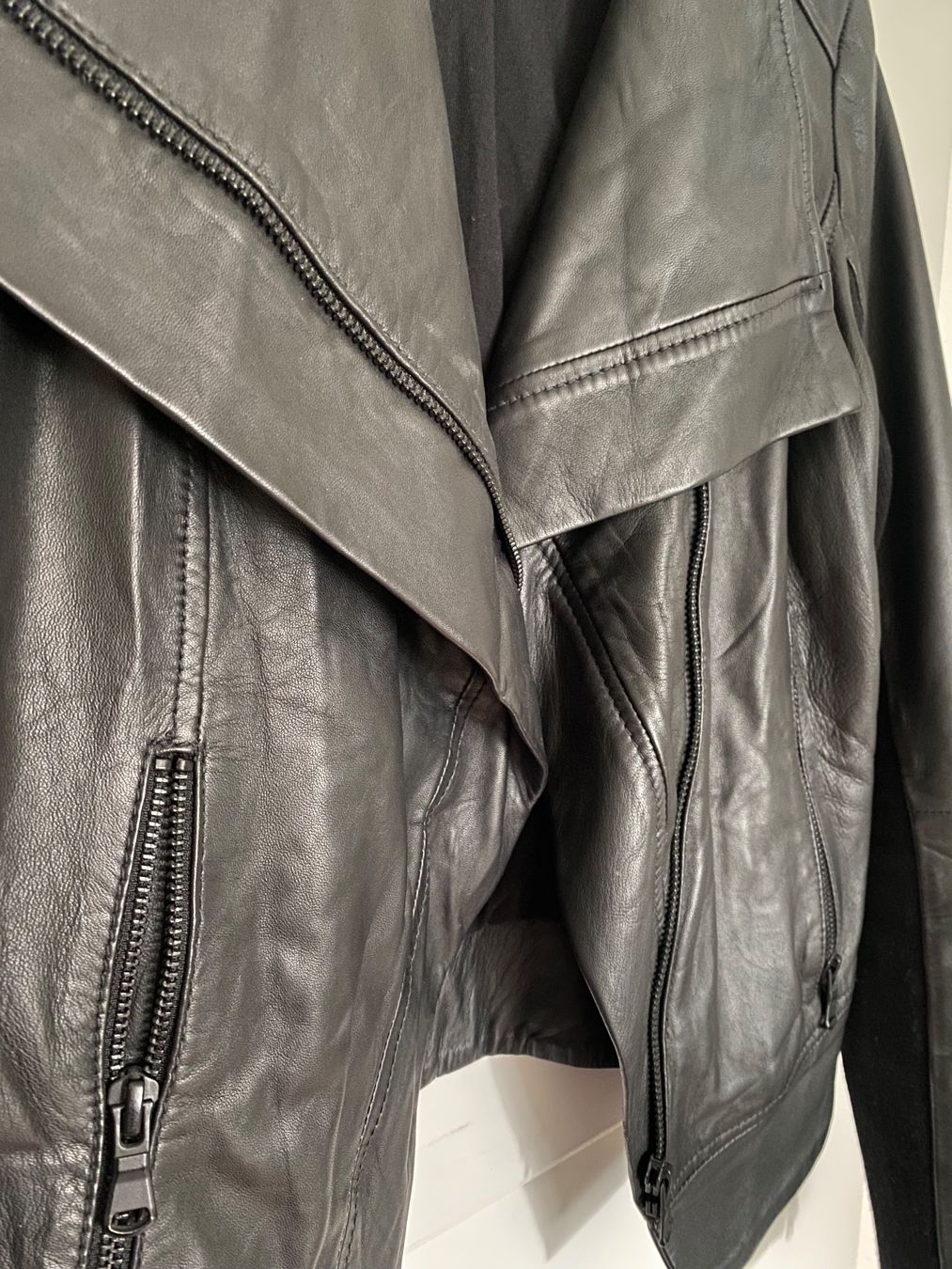 Giacche: Schwarze Lederjacke, Gr. XS – Usato da Fribourg venduto da Sowizo 2