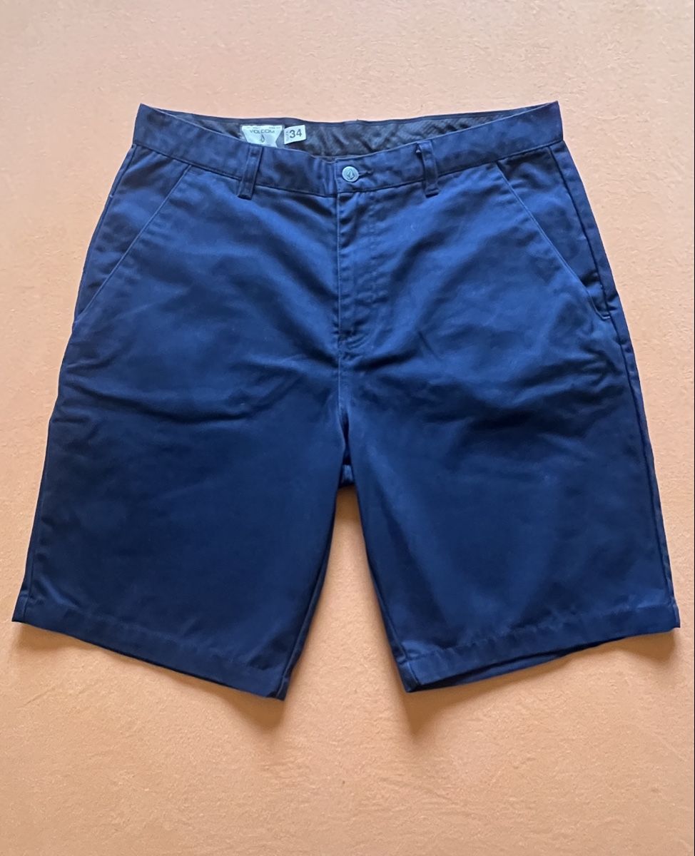 Volcom Pantalons: VOLCOM Chino Short – D'occasion à Conters par sammy29