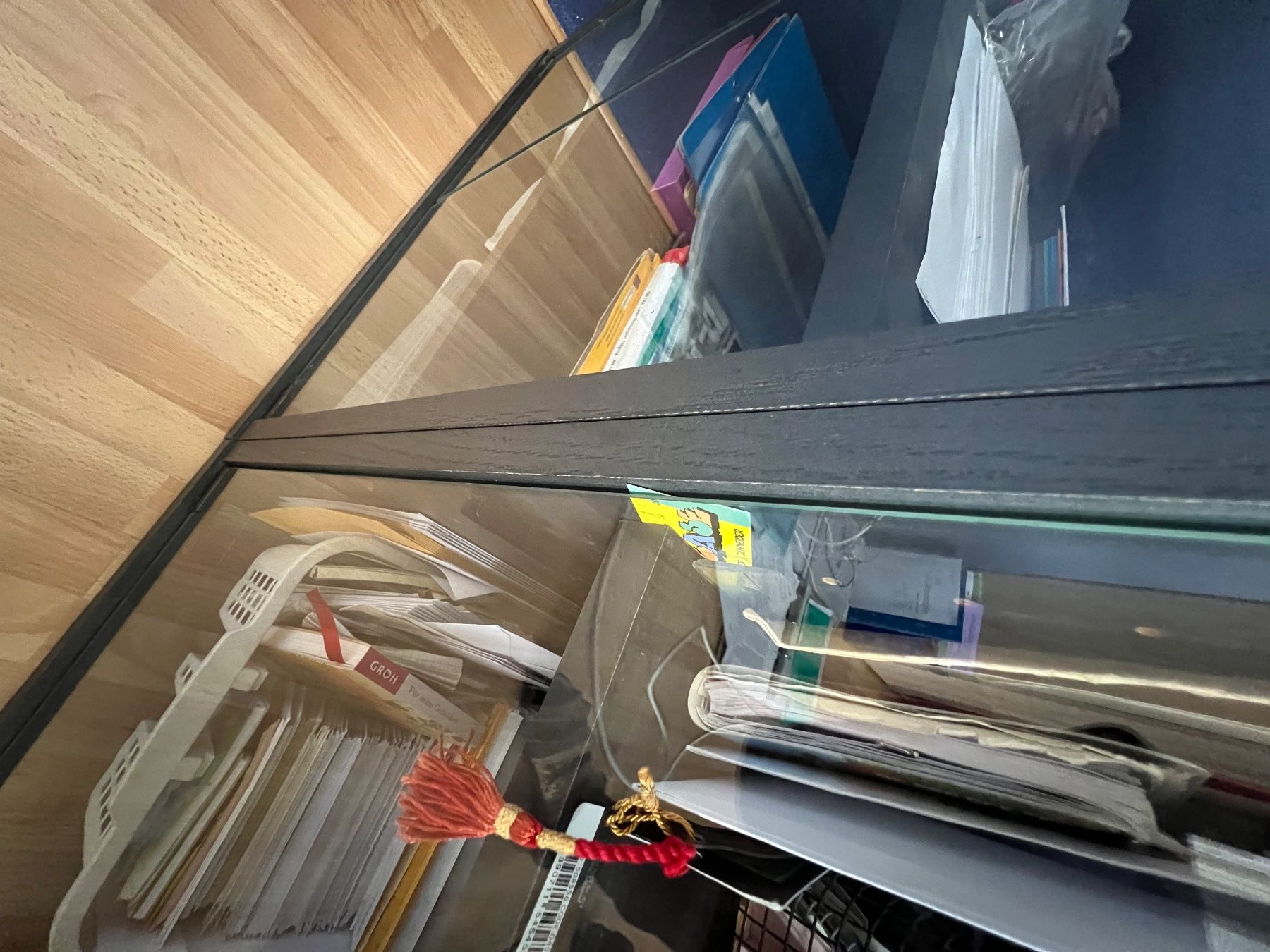 Kommoden: Sideboard mit 2 Glastüren – Gebraucht aus Lyss von tba_myd7 6