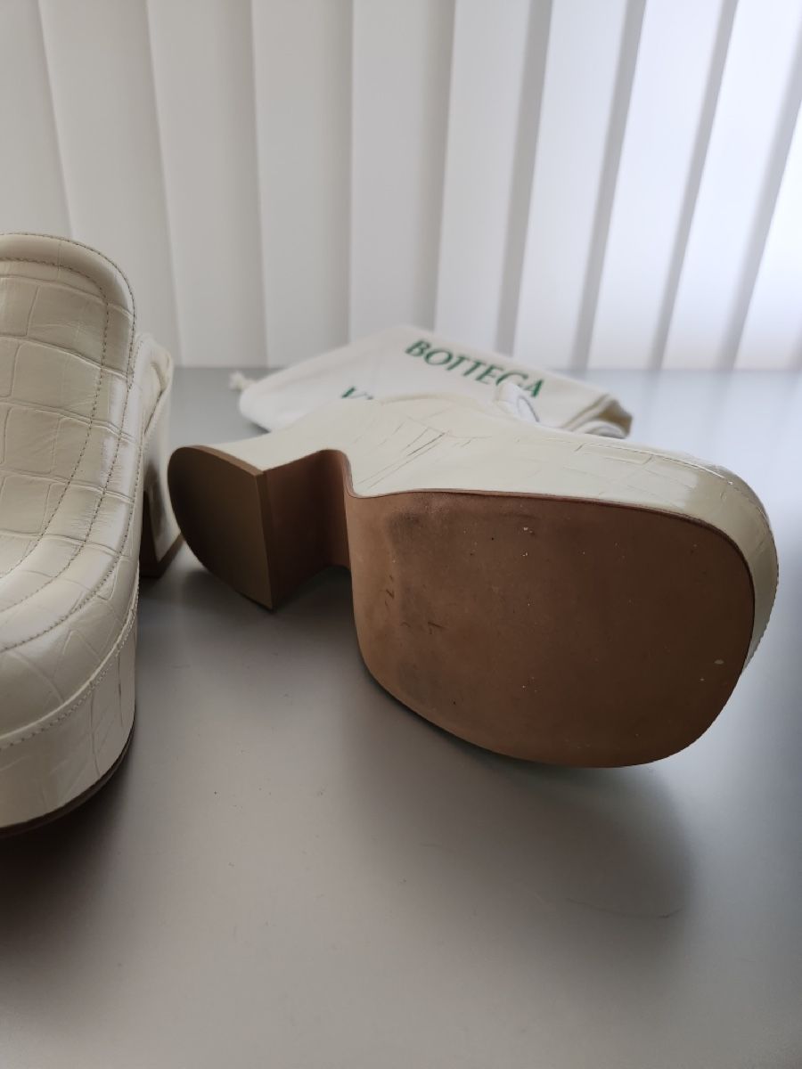 Bottega Veneta Chaussures femmes: Bottega Veneta White Leather Platform Mules Size 37 – Neuf (Voir description) à Basel par TIMELESS-FASHION 8
