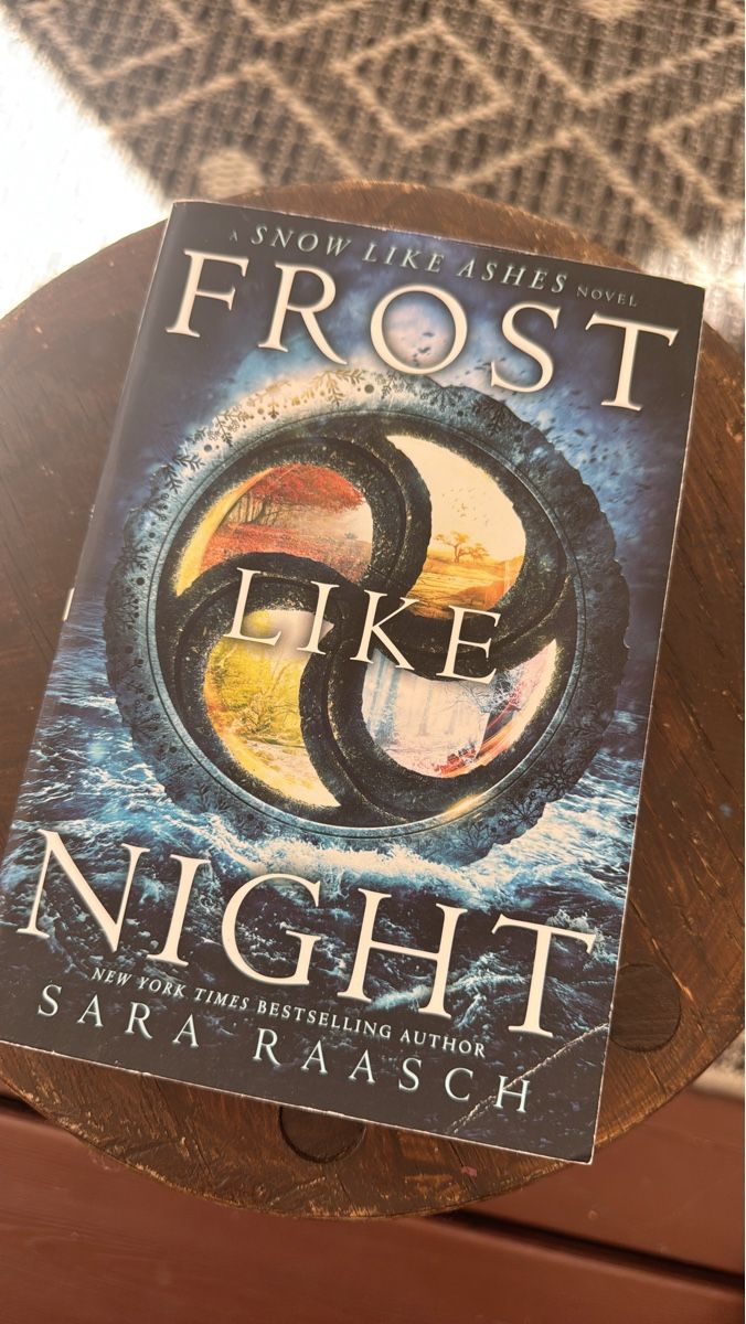 Libri: Frost Like Night Buch von Sara Raasch – Usato da Zürich venduto da Belisimo
