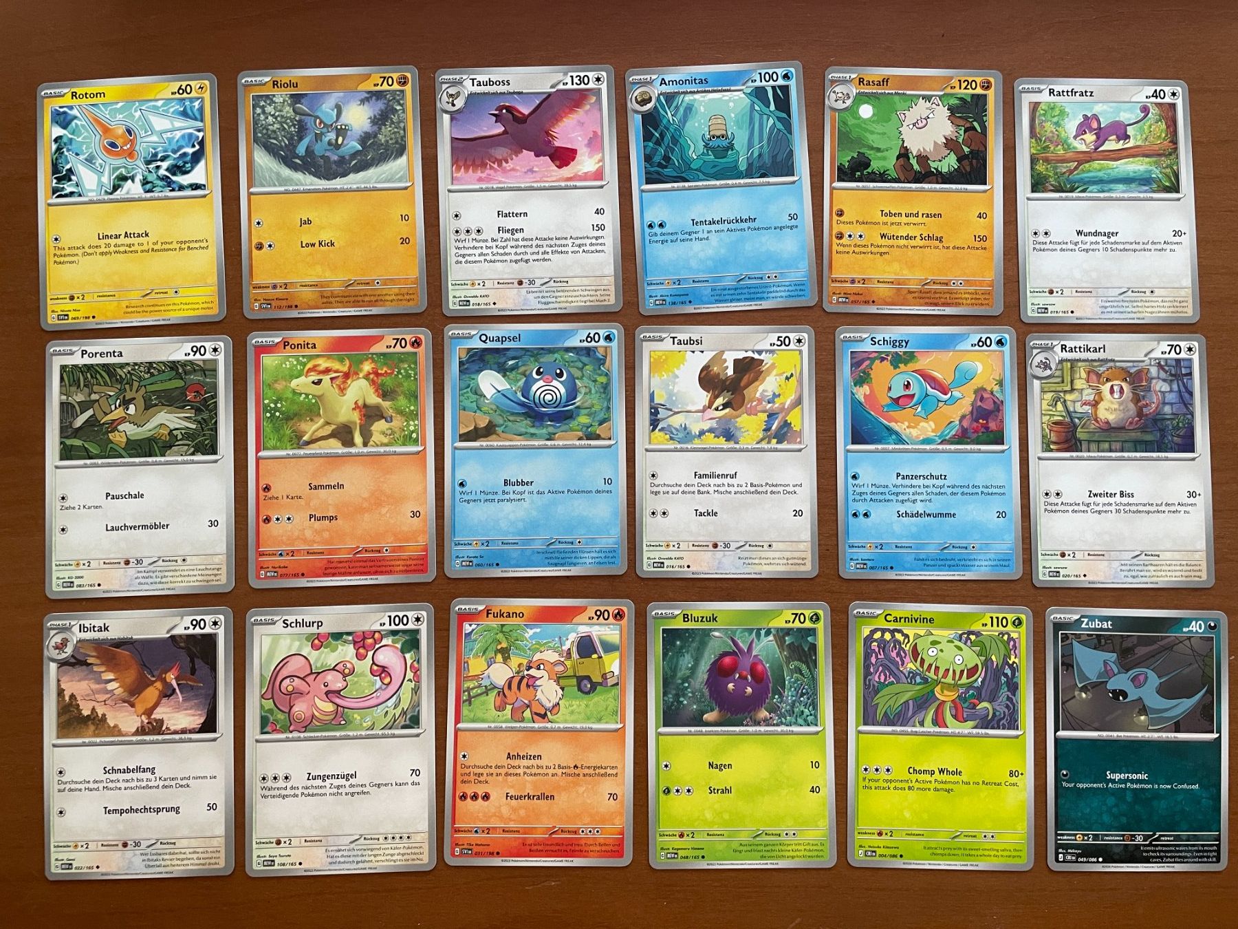 Pokémon Carte collezionabili: Pokemon Karten Set (Versand gratis) – Nuovo (secondo la descrizione) da Chur venduto da Angerson