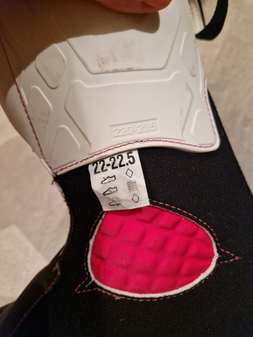 Rossignol Scarpe da donna: Chaussure de Ski Rossignol – Nuovo (secondo la descrizione) da Le Châble VS venduto da tif_9sny 7