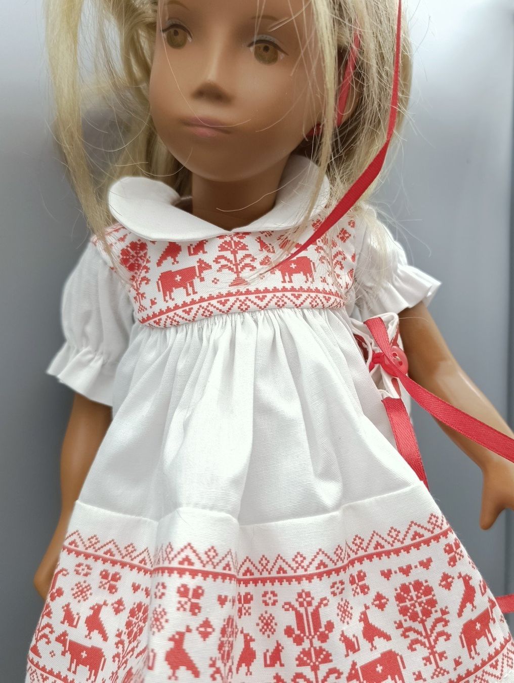 Poupées: Sasha Puppe Kleiderset  Schweizerin – Neuf (Voir description) à Witterswil par Tapsy52 2