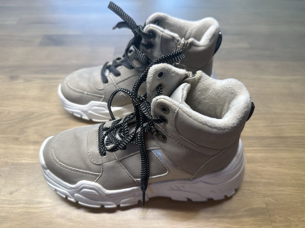 Herrenschuhe: Kinderschuhe 34 – Neu (gemäss Beschreibung) aus Aadorf von Kriscross 2