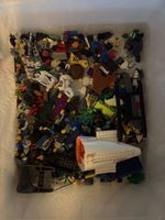 Lego Konvolut Figuren und Teile gemischt gebrauchter Zustand