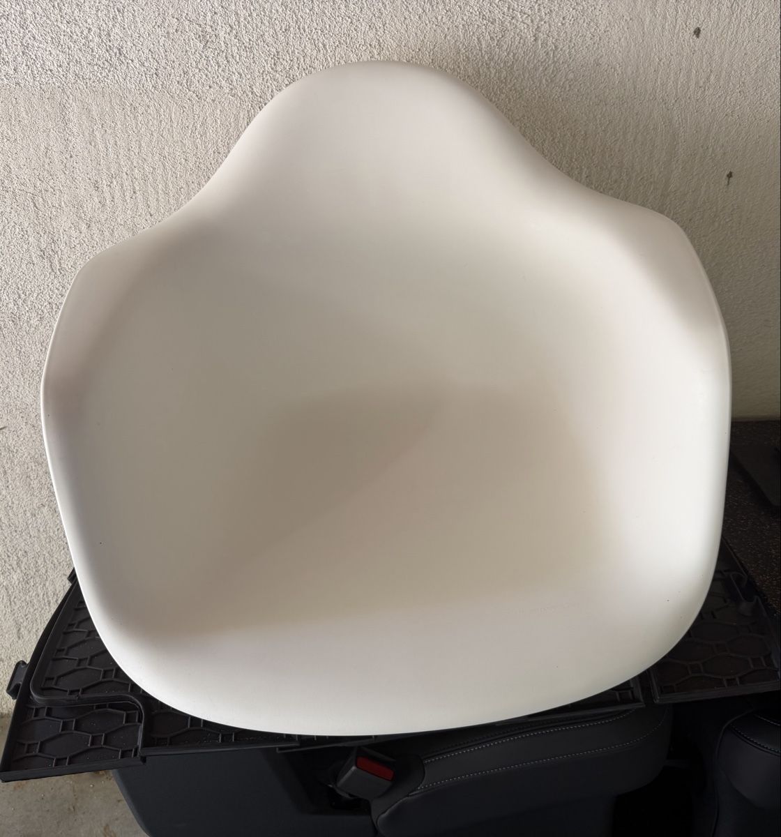 Vitra Sedie: Vitra Eames Plastic Armchair Grau + Schale weiss – Usato da Hirschthal venduto da GR7000 6