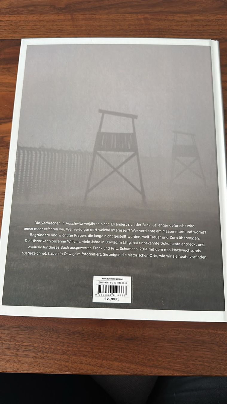 Libri: Buch Auschwitz: Die Geschichte des Vernichtungsslager – Nuovo (secondo la descrizione) da Olten venduto da MattRed 1