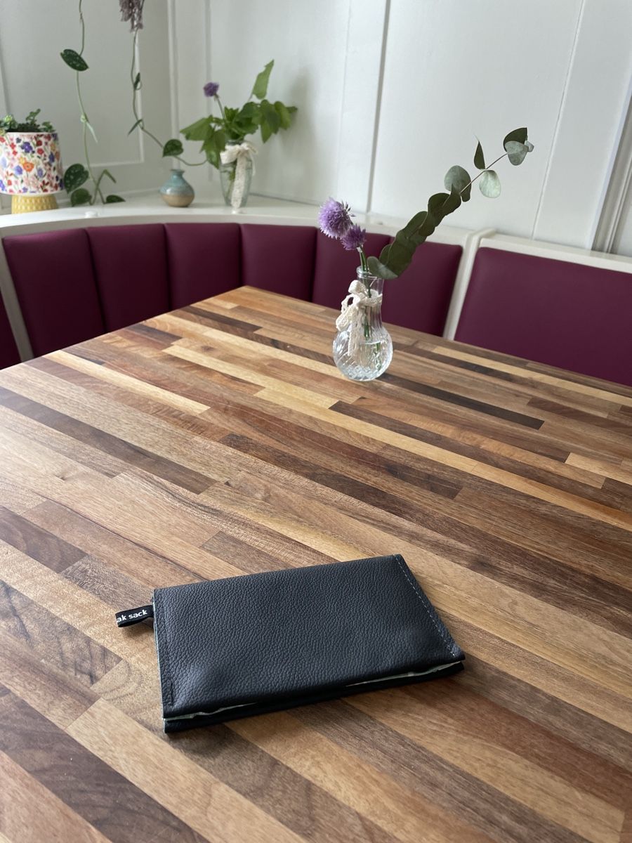 Tabacchi: Tabak Etui aus Leder und Soff, Tabak Beutel – Nuovo e nell'imballaggio originale da Wangen SZ venduto da flowerfly 2