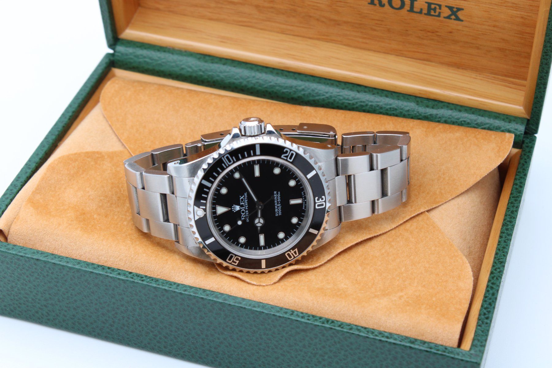 Rolex Orologi: Rolex Submariner No-Date Ref. 14060 Full Set Tritium – Usato da Brüttisellen venduto da AlphaOmega05 4
