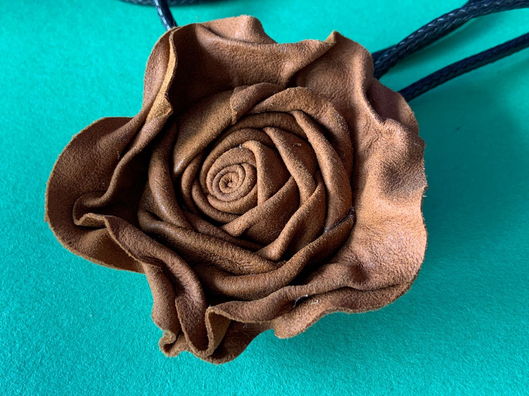 Catenine: Kette Leder-wild ROSE (90cm) – Usato da Laufen venduto da Bellavitaboom 6