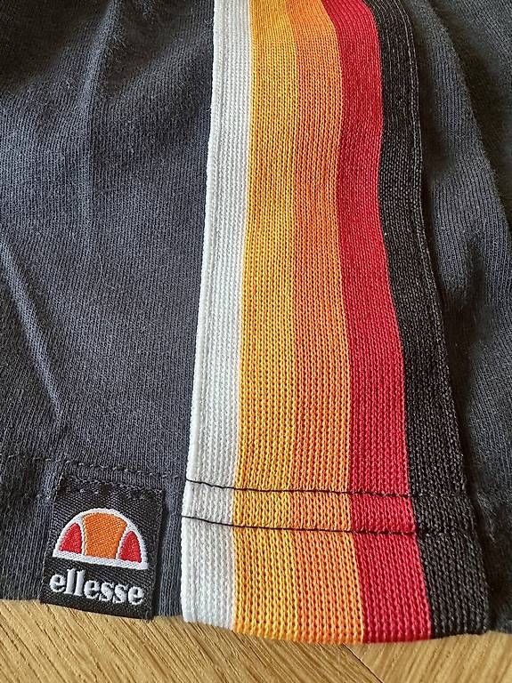 Ellesse T-shirt: Ellesse Shirt in L – Usato da Basel venduto da thmnn 4