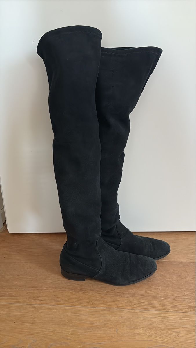Navyboot Scarpe da donna: Navyboot Black Suede Over-the-Knee Boots, Size 39 – Usato da Oberhasli venduto da ani_97f7