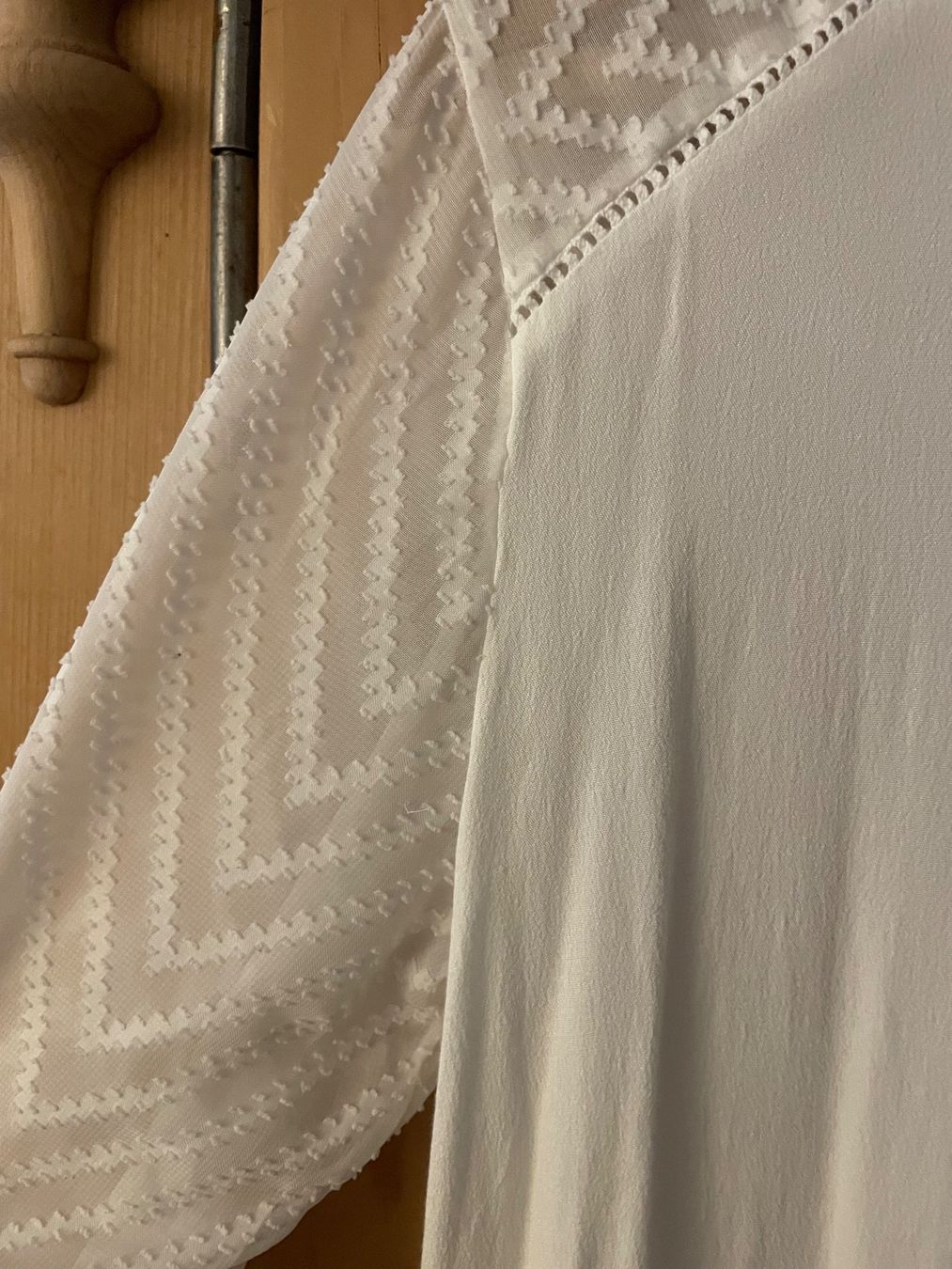 Camicette: Object Bluse weiss Gr. 38 Viskose transparente Ärmel – Usato da Zürich venduto da MrsWollishofen 2