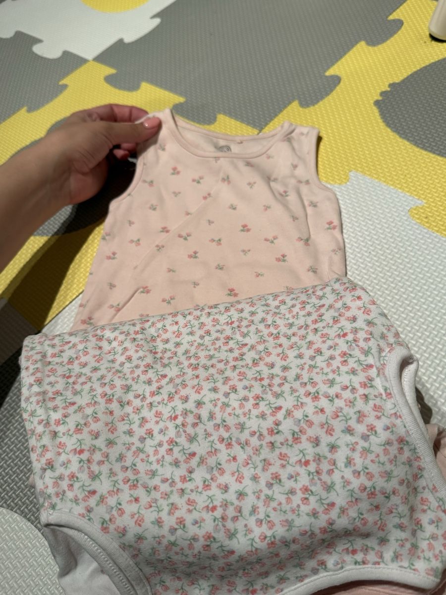 Next Lotti & Set di vestiti: Next Baby vests 6-9 months. 5 Pack. Great condition. – Usato da Uerkheim venduto da yak_5tb7 4