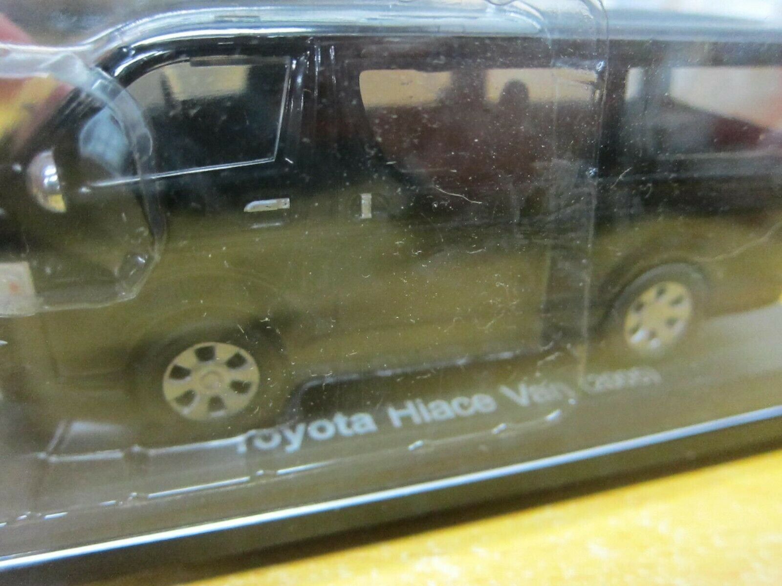 Modellautos: Toyota Hiace Van seit 2004 schwarz – Neu und originalverpackt aus Gerlafingen von espero88 6
