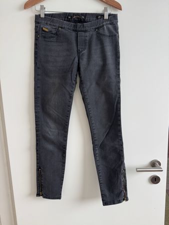 Zara Woman grey denim jeggings, size EUR 36 - autumn style!