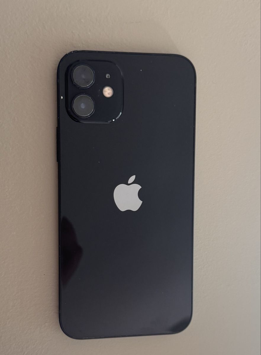 Apple Telefoni cellulari / Smartphones: Iphone 12 schwarz, 64GB – Usato da Zürich venduto da Laura543 1