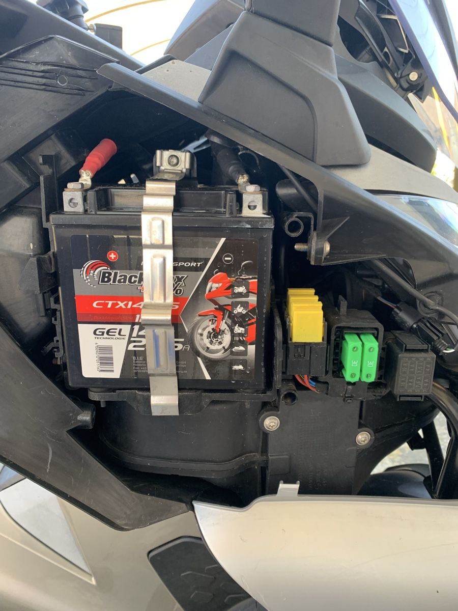 BMW Scooter: Roller BMW C 650 GT silber mit Topcase – Usato da Derendingen venduto da divided_10 5