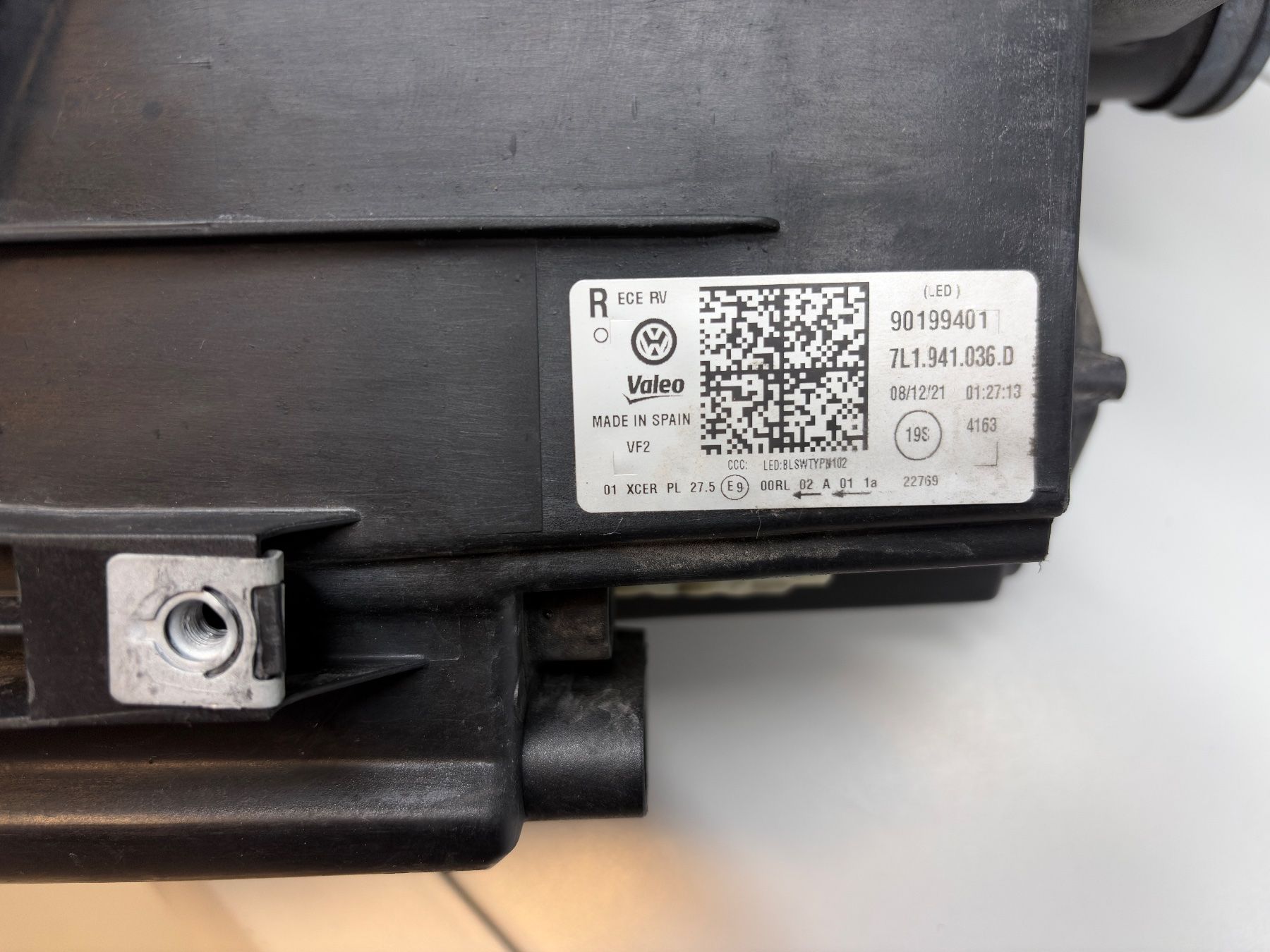 VW Scheinwerfer: VW T6.1 Scheinwerfer rechts LED – Gebraucht aus Alpnach-Dorf von Skai0 3