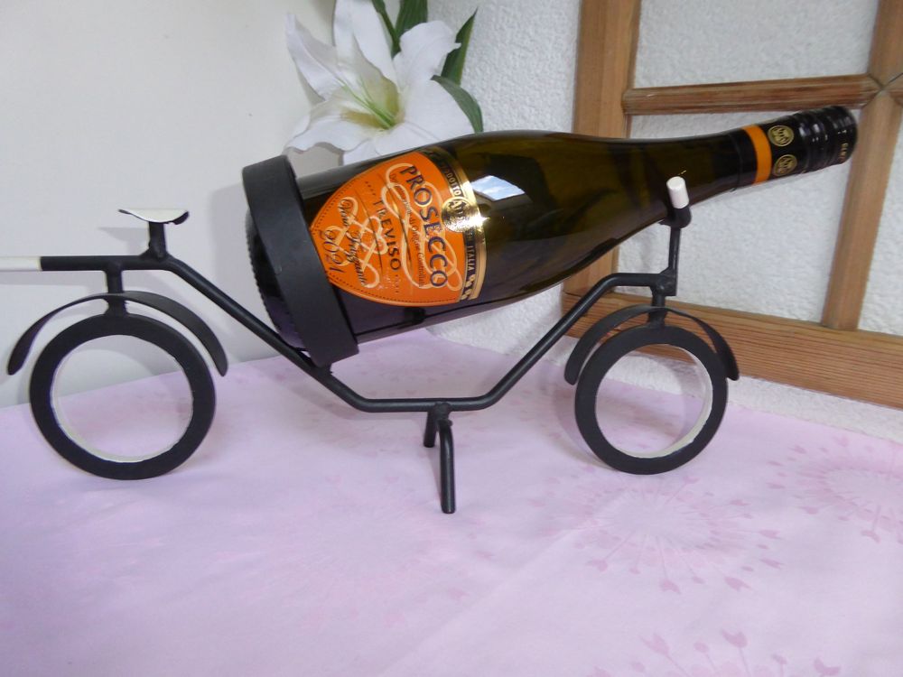 YVANMOINSCHER Humorvoller Weinflaschenhalter Aus Metall – Handgefertigt, Perfekt Als Geschenk