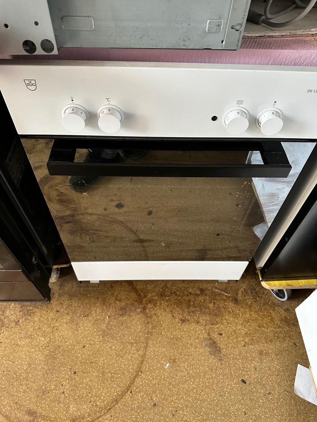 V-Zug Forni: V-ZUG Backofen/2x Gussplatte – Usato da Spreitenbach venduto da Space_X 3