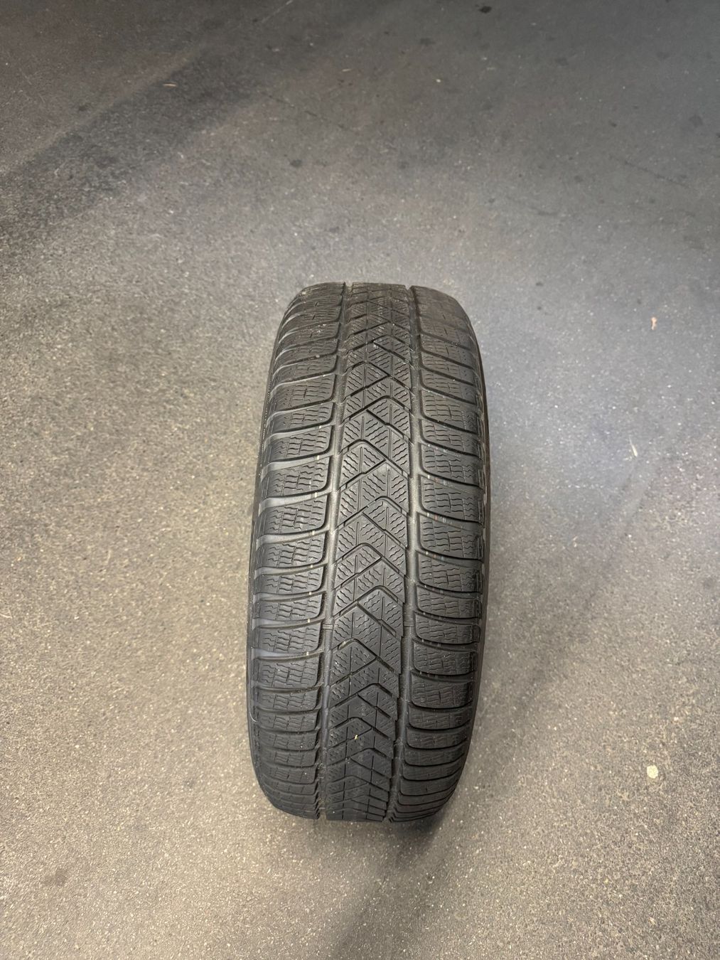 Pirelli Pneus & Roues: Winterpneu – D'occasion à Frauenfeld par inf_gll2 2