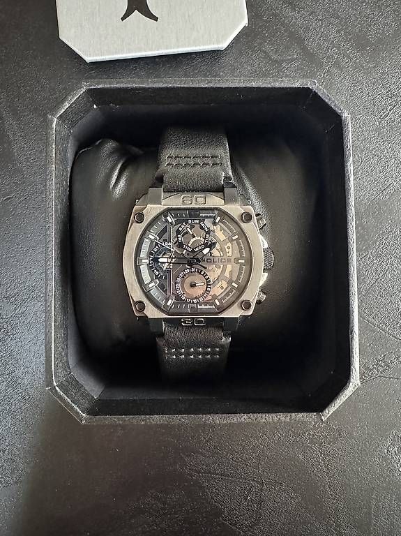 Orologi: Montre police – Usato da Monthey venduto da and_c5w8