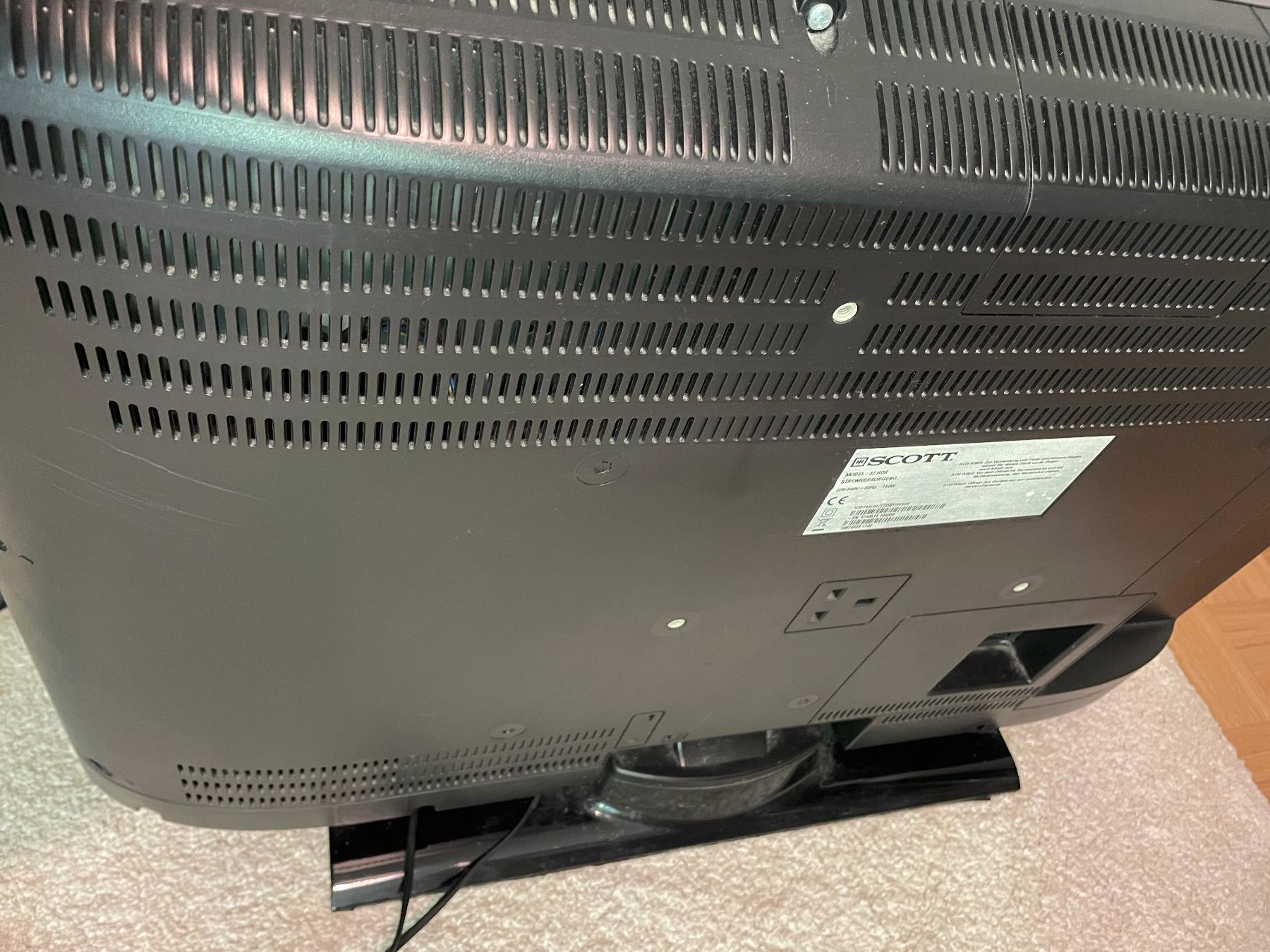 Televisori: SCOTT LCD TV 32 HDR – Usato da Schindellegi venduto da lal_x7zx 1