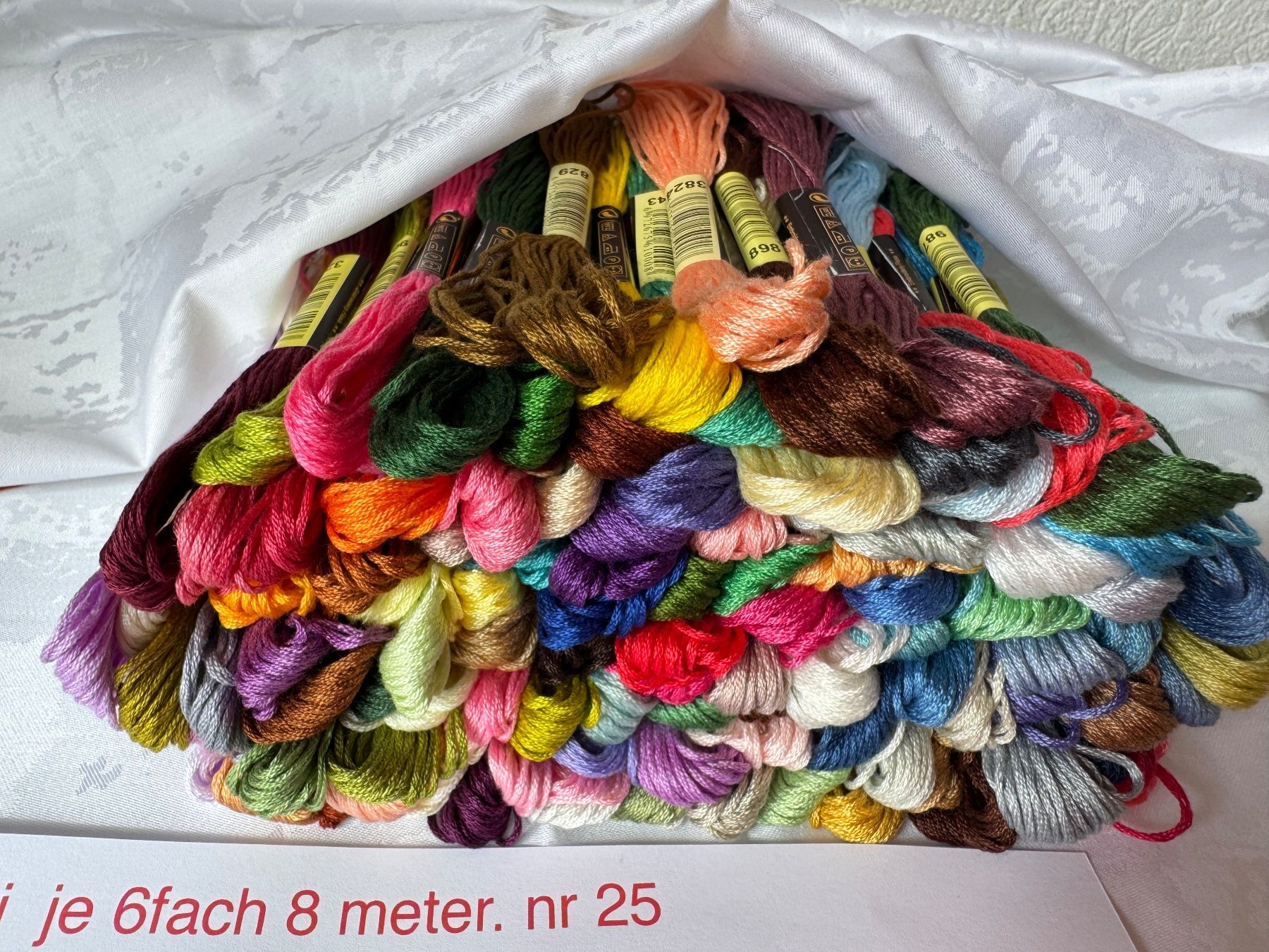 Bastelsets: 100 x Garn Stickgarn  Regenbogen Farben    Weben Basteln – Neu und originalverpackt aus Leuggern von unico10 5