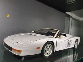 Ferrari Testarossa spyder 1:8 Pocher