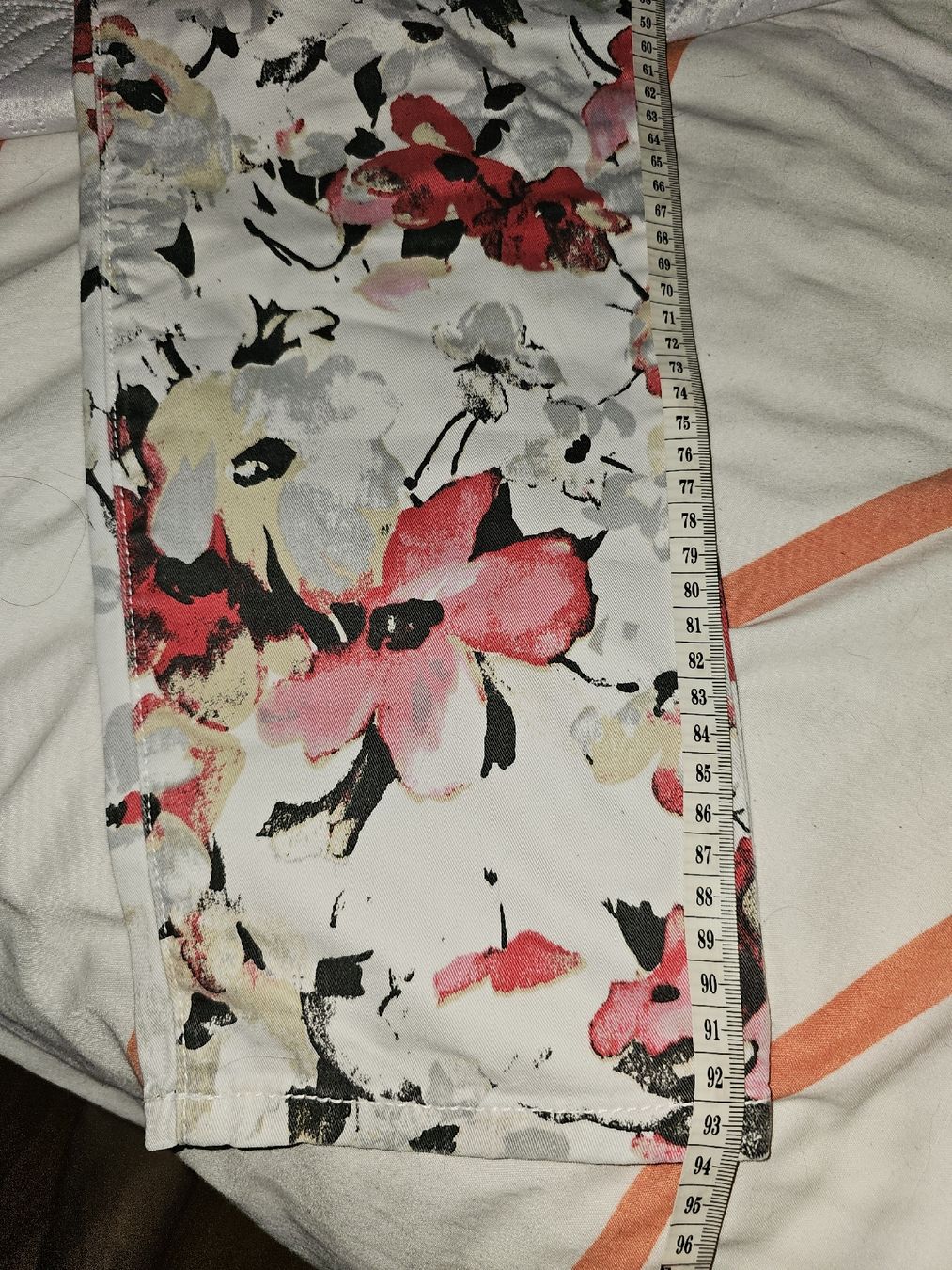 Hosen: Pantalon fleuri d'été, taille 36 – Gebraucht aus Tecknau von Anadias 3