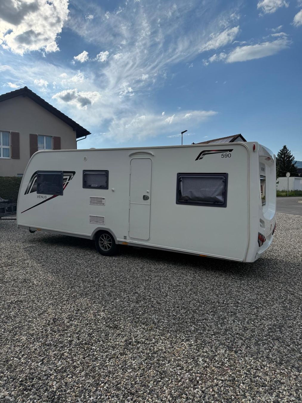 Veicoli da campeggio: Wohnwagen Anhänger – Usato da Wolfwil venduto da Knxl