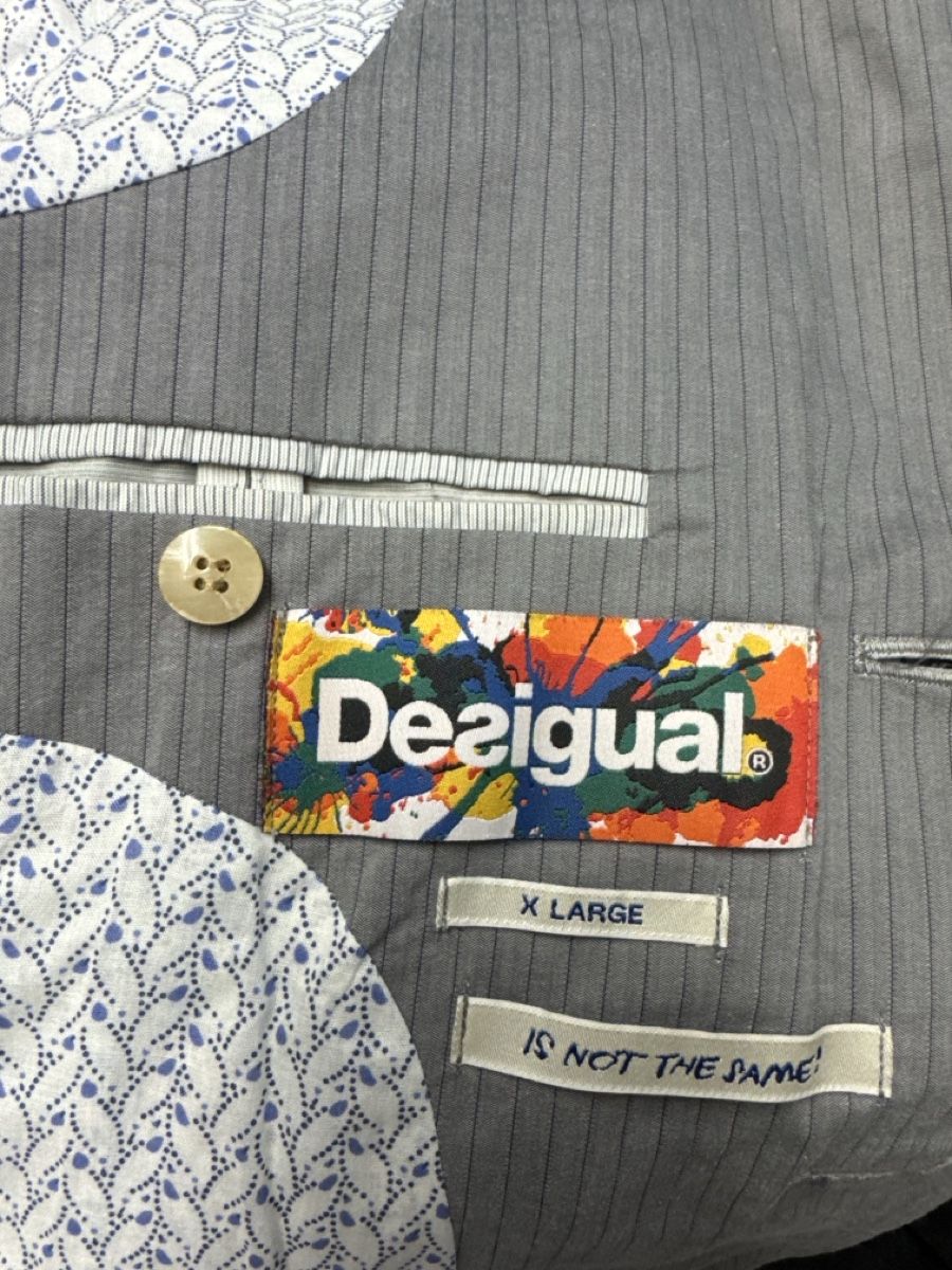 Desigual Jacken: Desigual Sakko Patchwork Design Grau Grösse XL Herren – Gebraucht aus Eglisau von sadawake 2