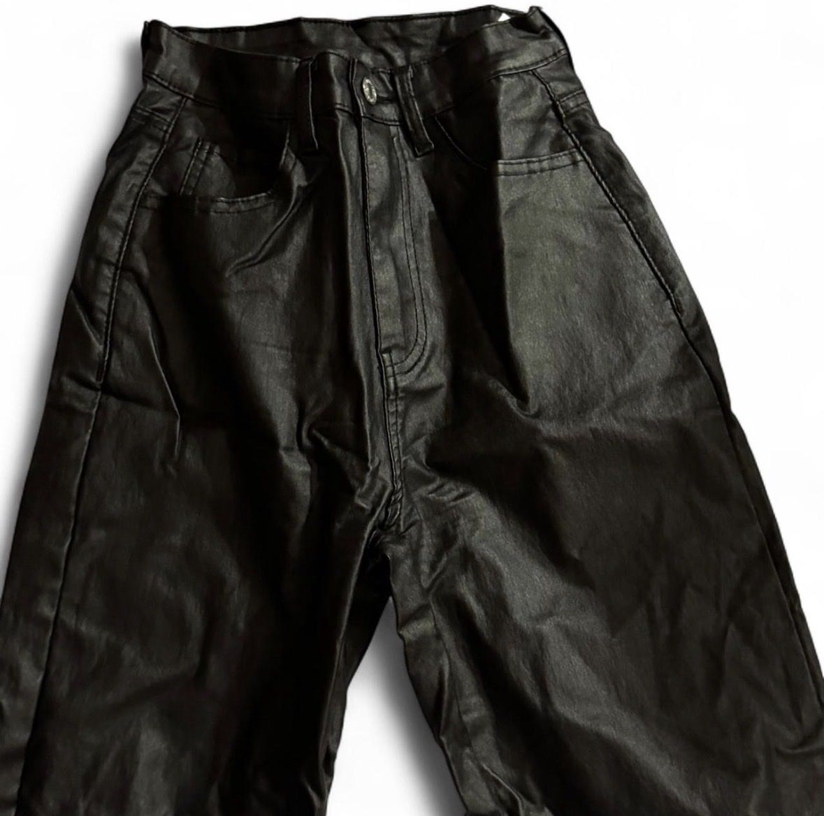 Pantaloni: Black fake leather pants – Nuovo (secondo la descrizione) da St. Gallen venduto da lor_q58n 1