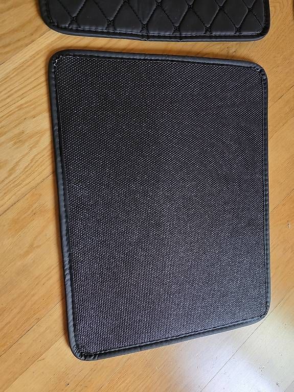 Tappeti & Tappetini: Tapis de voiture imperméable  – Usato da Moudon venduto da dek_m2kj 2