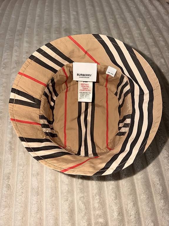 Berretti & Sciarpe: Bob Burberry bébé 1-3 mois – Usato da Genève venduto da Soum13 2