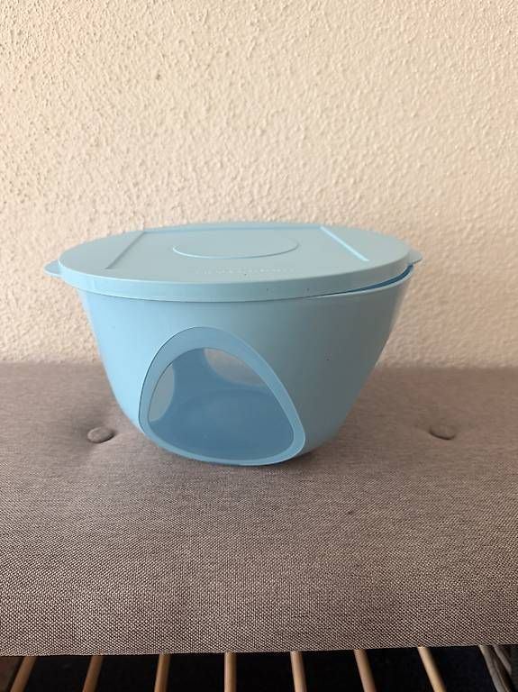 Contenitori & Simili: Tupperware Mediterrano Schüssel 4,3 L mit Deckel - Neu – Usato da Bellikon venduto da Schwoscht