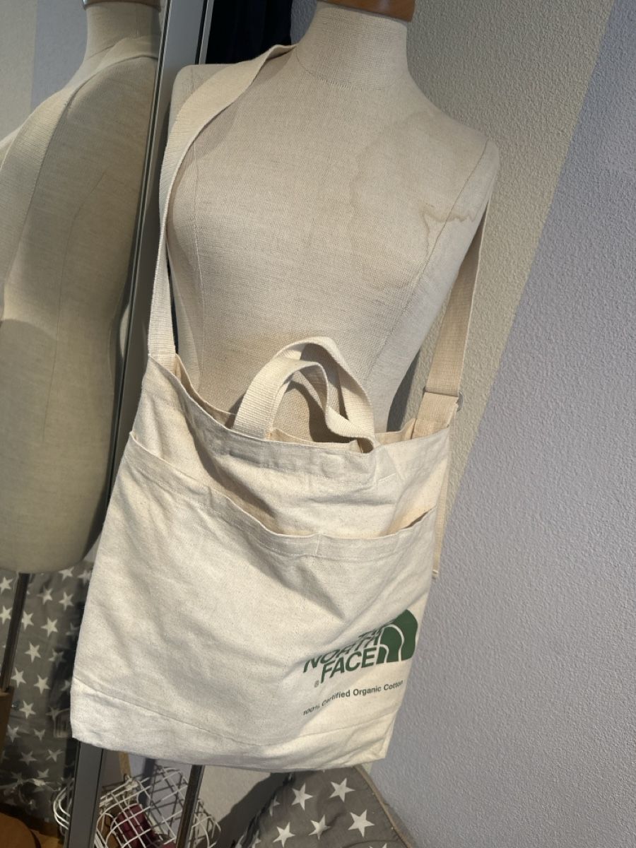 North Face Taschen: The North Face Shopper Tasche  – Gebraucht aus Bassersdorf von Ayumiyamaguchi 2